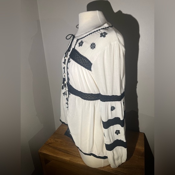 Free People | Iris Boho Top M B&W pheasant - Picture 9 of 11